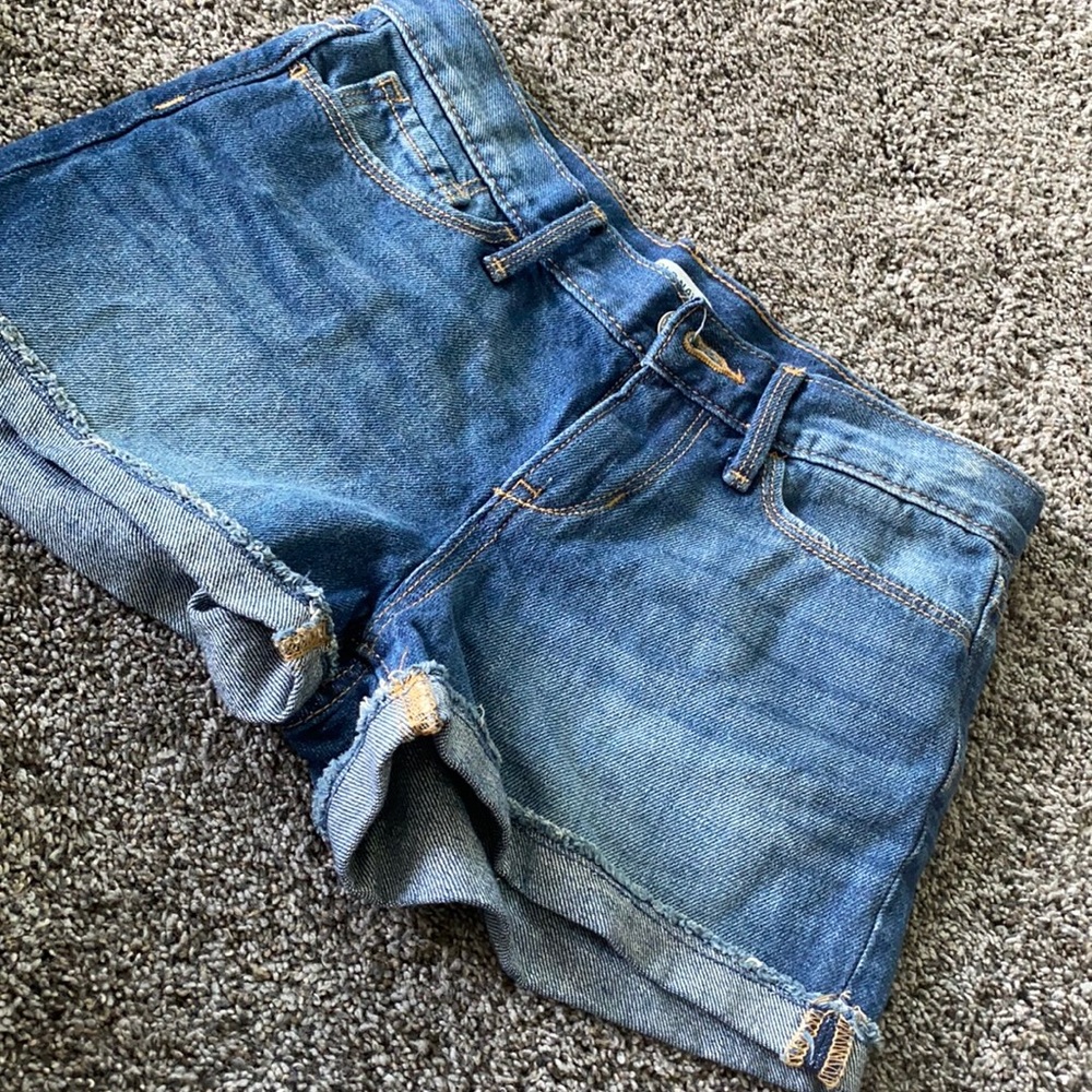 Cute cuffed denim shorts